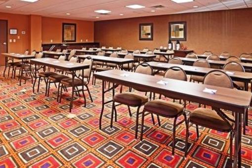 фото отеля Holiday Inn Express Troutville-Roanoke North