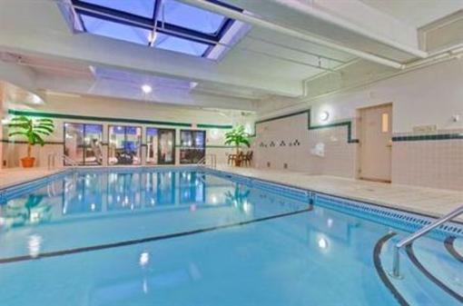 фото отеля Holiday Inn Express Kamloops