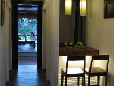 фото отеля Tharaburi Resort