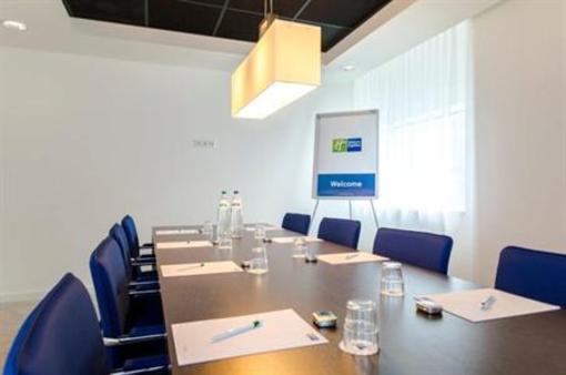 фото отеля Holiday Inn Express Rotterdam - Central Station