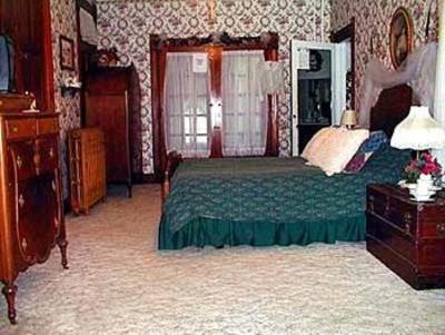 фото отеля Victorian Inn Camp Point