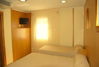 фото отеля Hostal Izaga Noain