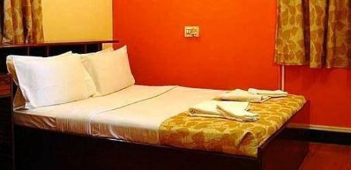 фото отеля Nakshatra Bawa Road Hotel