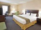 фото отеля Holiday Inn Express Hotel & Suites Sunbury-Columbus Area