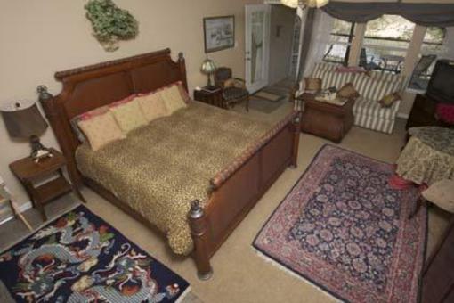 фото отеля Robin's Nest Bed and Breakfast Lakeway
