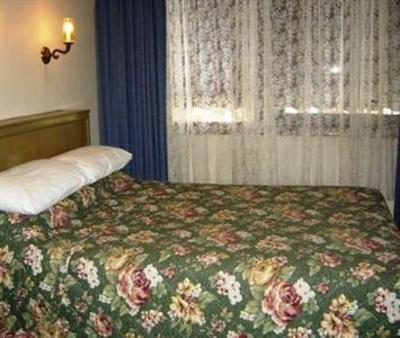 фото отеля Burkes Hotel Motel