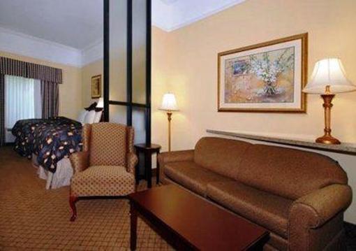 фото отеля Comfort Suites Savannah North Port Wentworth
