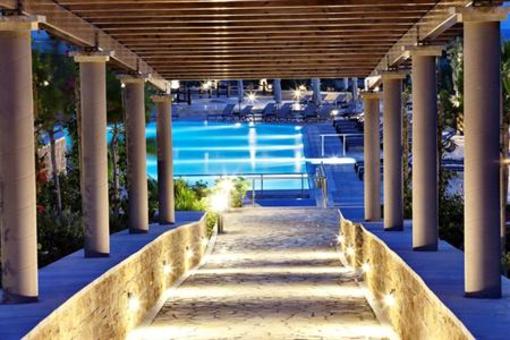 фото отеля Apollonion Resort & Spa