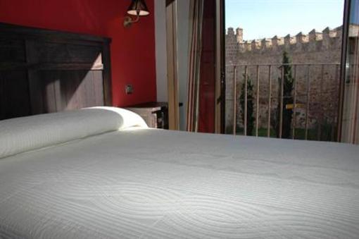 фото отеля Apartamentos Turisticos de los Reyes