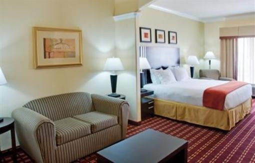 фото отеля Holiday Inn Express Hotel & Suites Sealy