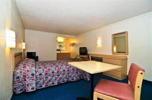 фото отеля Americas Best Value Inn Englewood/Dayton Airport