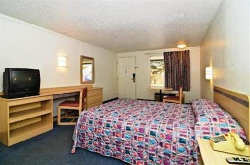 фото отеля Americas Best Value Inn Englewood/Dayton Airport