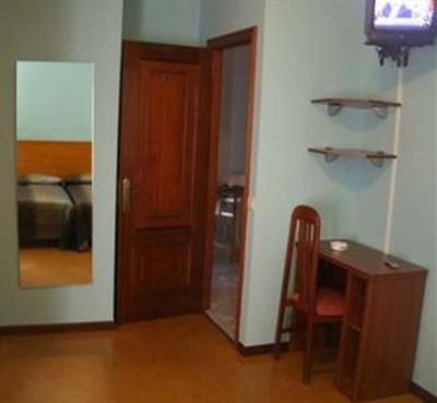 фото отеля Hostal Playa de Lago
