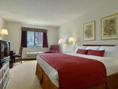 фото отеля Baymont Inn & Suites Whitewater