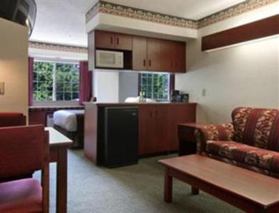 фото отеля Peachtree Inn & Suites Savannah Gateway