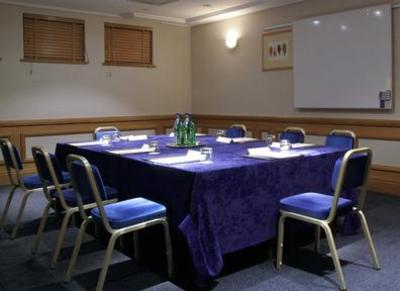 фото отеля Holiday Inn Chester South