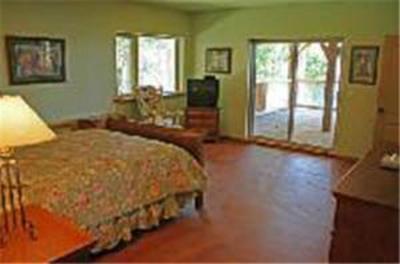 фото отеля Canal Road Pender Island Breakaway Vacations