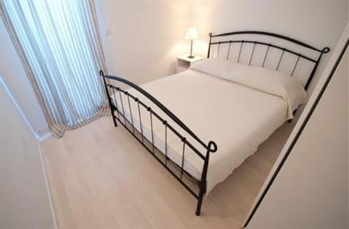 фото отеля Bonamare Apartments