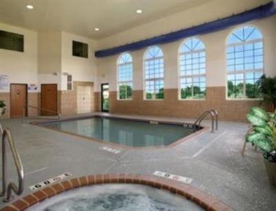 фото отеля Howard Johnson Inn & Suites Chamberlain Oacoma South Dakota