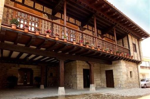 фото отеля Apartamentos Rurales Pedredo Arenas De Iguna