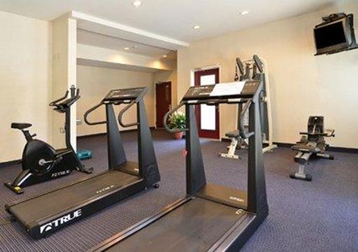 фото отеля Comfort Suites Oakley