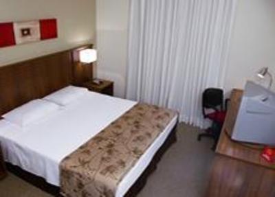 фото отеля Naoum Express Anapolis