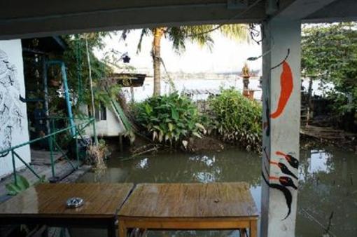 фото отеля Phiman Riverview Guesthouse