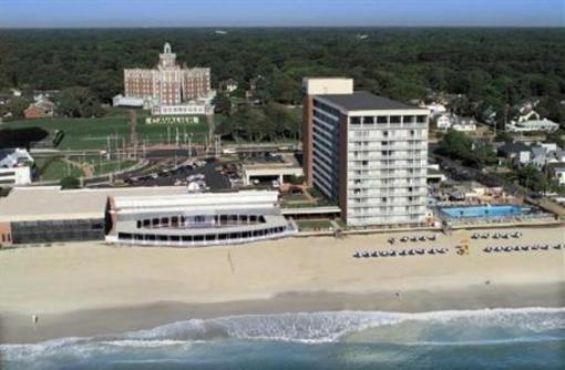 фото отеля Cavalier Hotel on the Oceanfront