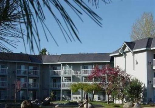 фото отеля BEST WESTERN Plus Timber Cove Lodge