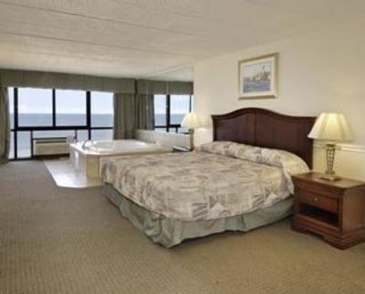 фото отеля Travelodge Suites Oceanfront