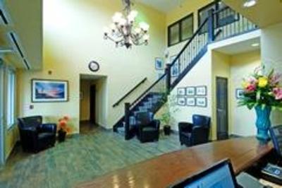 фото отеля Midland Inn & Suites