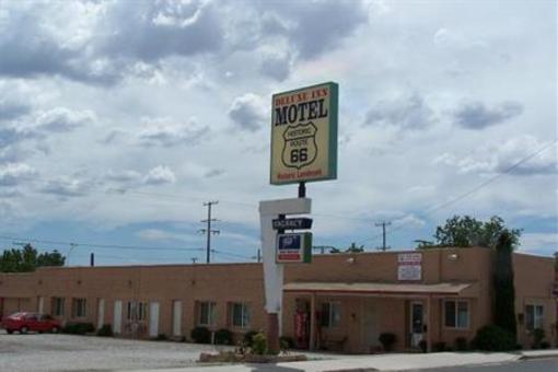 фото отеля Deluxe Inn Motel