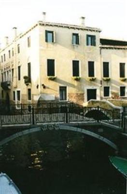 фото отеля Charming House Iqs Venice