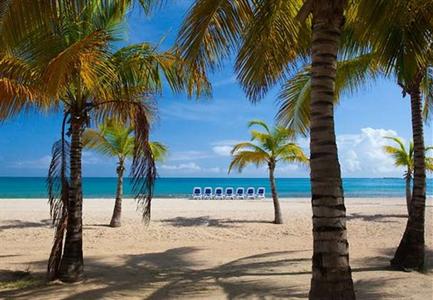 фото отеля Isla Verde Beach Resort Carolina