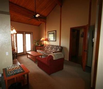 фото отеля Bear Creek Lodge