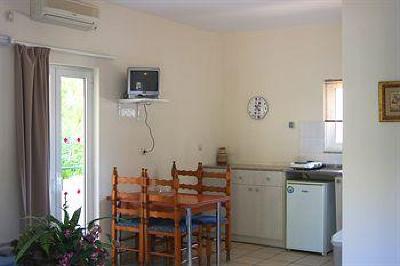 фото отеля Seafront Apartments Arkadi
