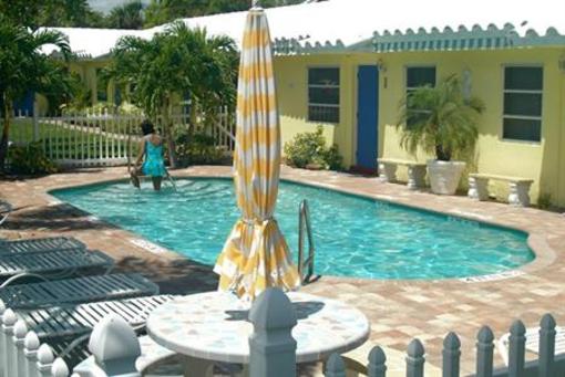 фото отеля Bahama Beach Club Apartments