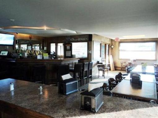 фото отеля Stonehouse Motel & Restaurant