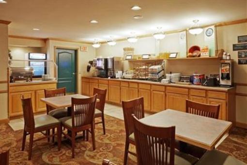 фото отеля Country Inn & Suites by Carlson Milwaukee Airport