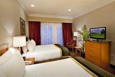 фото отеля BEST WESTERN Kelowna Hotel & Suites