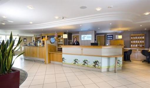 фото отеля Holiday Inn Express Luton Airport