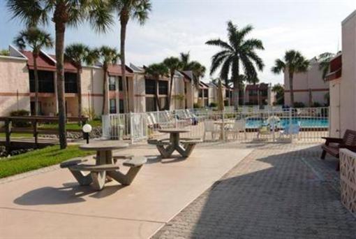 фото отеля Paradise Vacation Rentals Holmes Beach