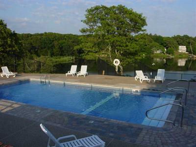 фото отеля CapeWind Waterfront Resort