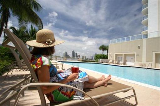 фото отеля Condos at Marina Bay Club Sunny Isles Beach