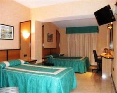 фото отеля Hotel Ciudad De Navalcarnero