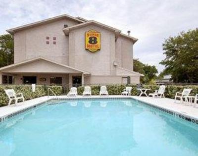 фото отеля Super 8 Leesburg