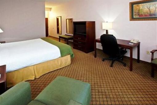 фото отеля Holiday Inn Express Hotel & Suites Milford (Ohio)