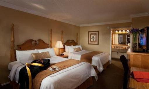 фото отеля BEST WESTERN PLUS El Rancho Inn & Suites