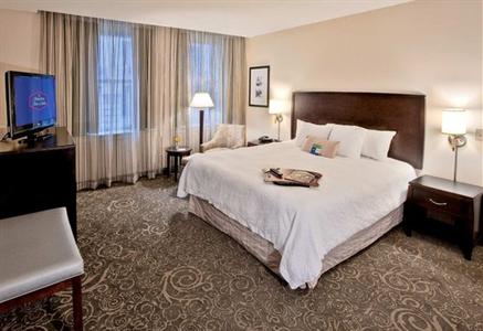 фото отеля Hampton Inn & Suites Baltimore Inner Harbor