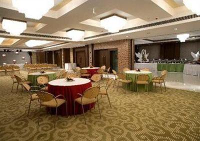 фото отеля Tunga Reganza Hotel Navi Mumbai